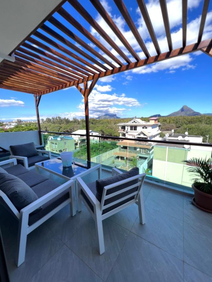 Top-Floor Modern 3Bd Penthouse With Beautiful Mountain View Terrace - 5 Min Walk To Beach Flic en Flac Exterior photo
