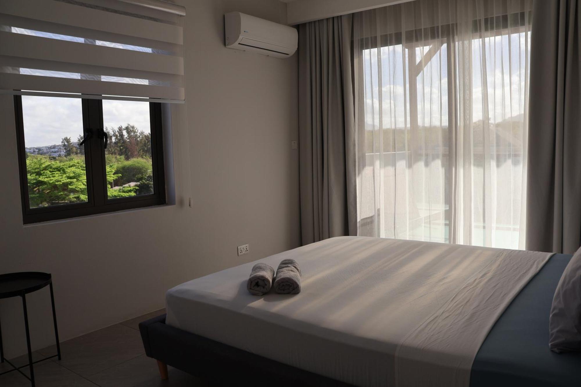Top-Floor Modern 3Bd Penthouse With Beautiful Mountain View Terrace - 5 Min Walk To Beach Flic en Flac Exterior photo